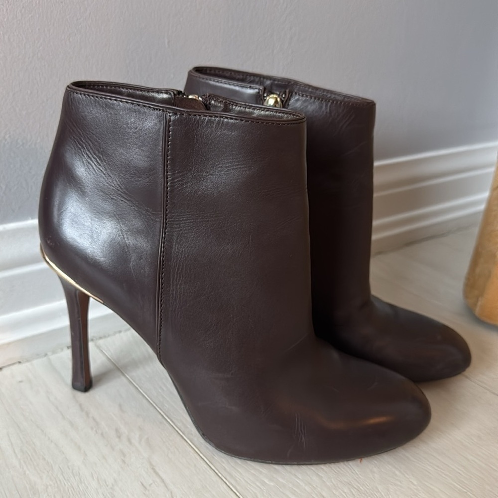 Coach Nila Burgundy All Leather Ankle Booties Size 7.5